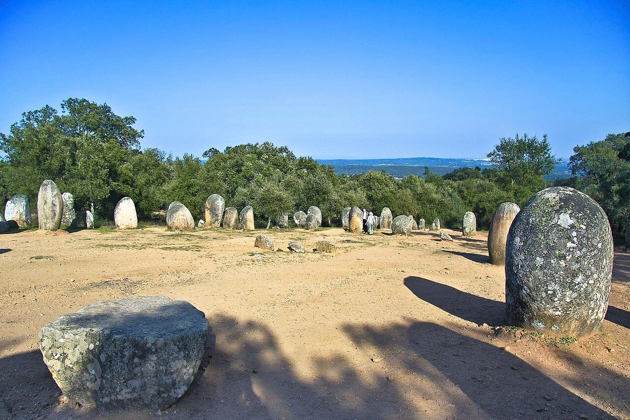 Кромлех Алмендриш.