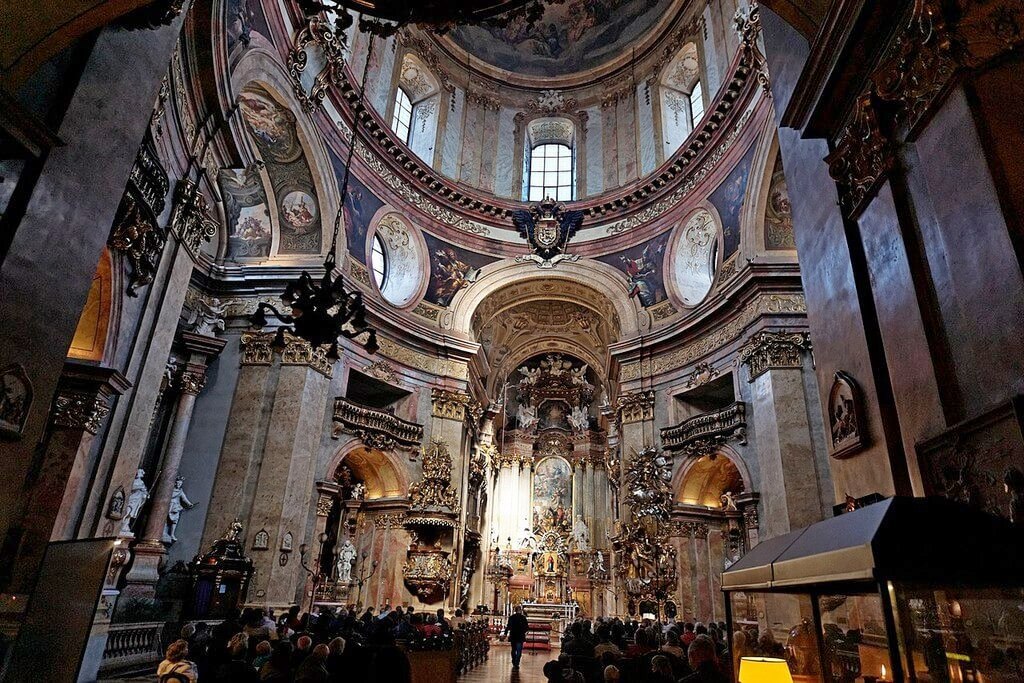Церковь Святого Петра в Вене.