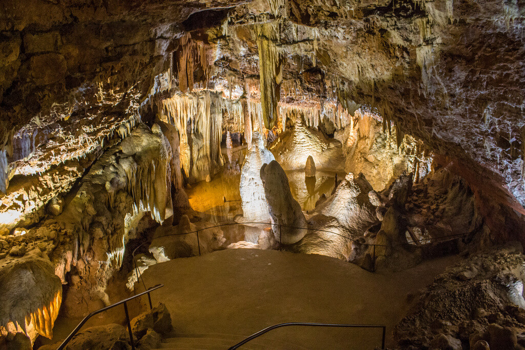 Пещера Баредине, площадка для осмотра.