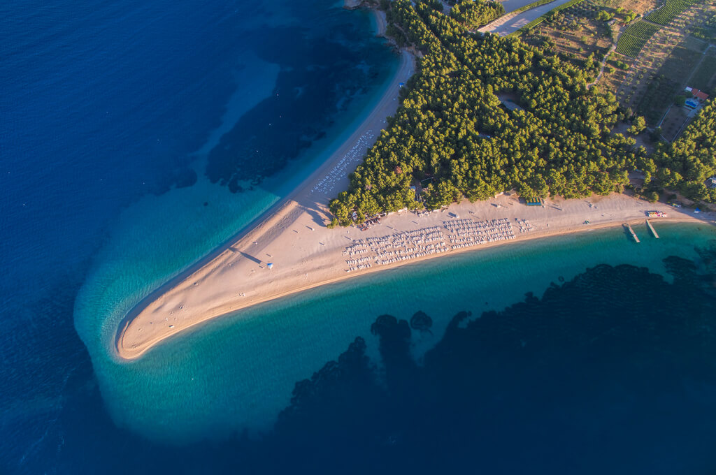 Панорамный вид на пляж Золотой Рог.