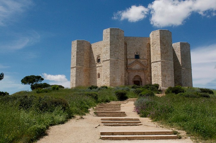 Замок Кастель-дель-Монте.