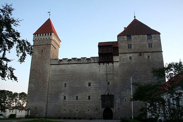 Епископский замок в Курессааре.