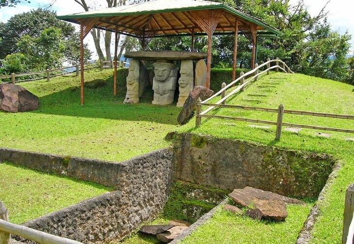 Парк каменных скульптур Сан-Агустин.