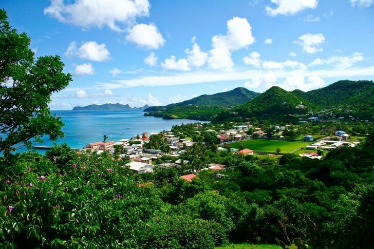 Острова Карриаку и Пти-Мартиника.