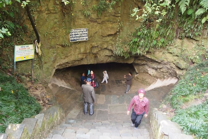 Пещера Мехендра.