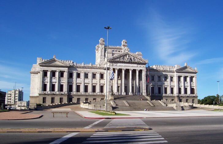 Здание парламента Монтевидео.