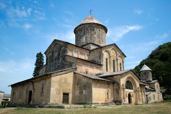 Гелатский монастырь.