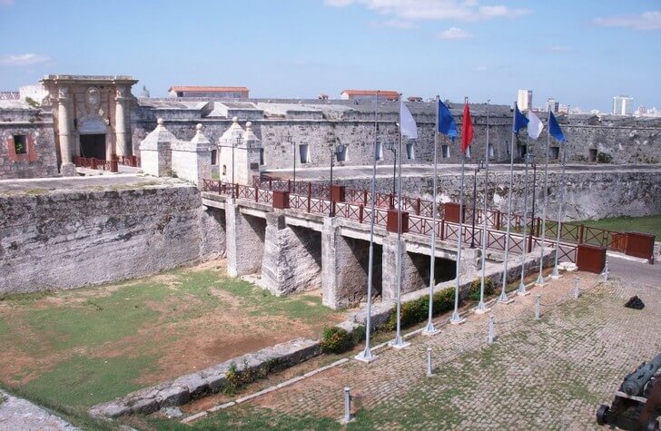 Крепость Ла-Кабанья и Эль-Морро.