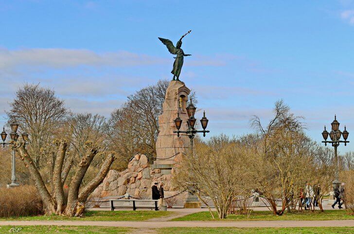 Памятник броненосцу «Русалка».