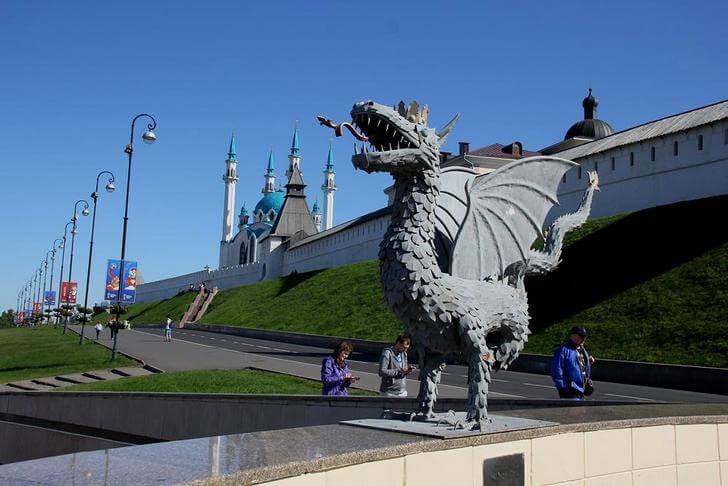 Памятник дракону Зиланту.