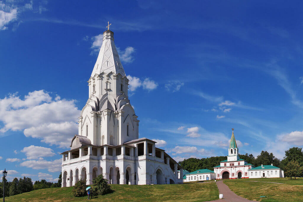 Церковь Вознесения Господня — белокаменная шатровая церковь, объект ЮНЕСКО с 1994 года.