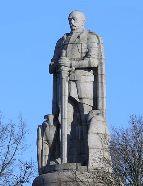 Памятник Отто фон Бисмарку.