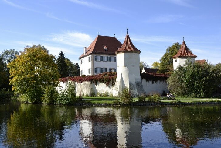 Замок Блютенбург.