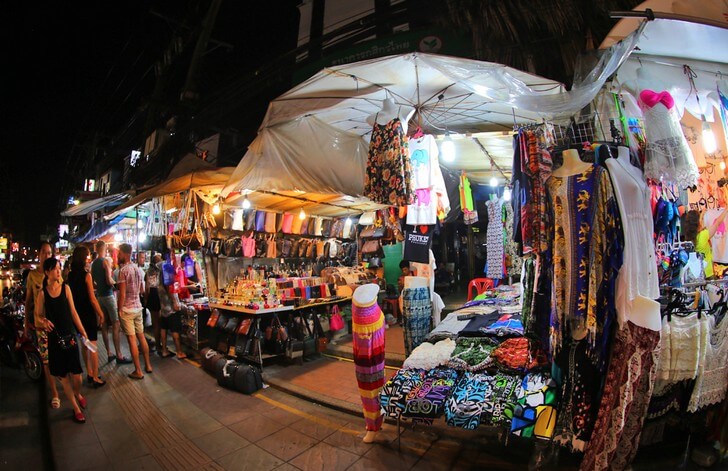 Ночной рынок в Пхукет-таун.