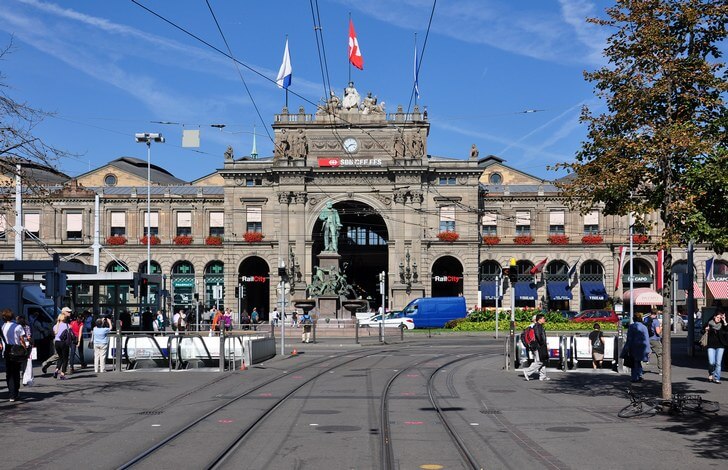 Железнодорожный вокзал Цюриха.