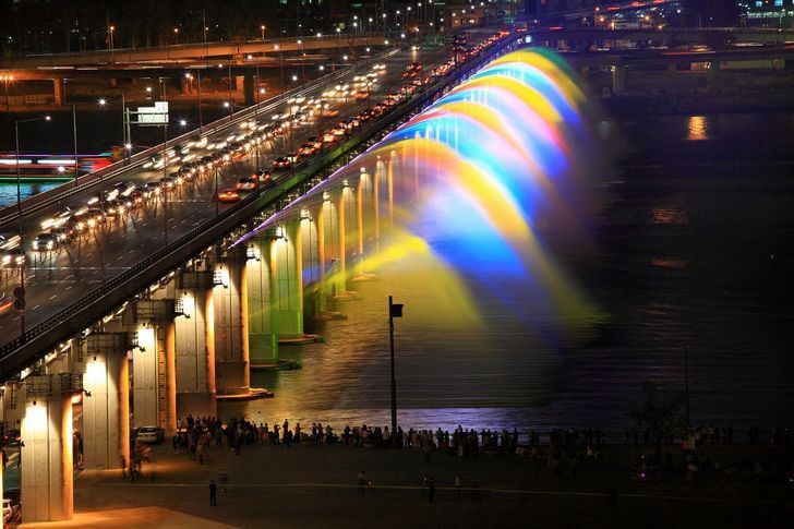 Мост «Фонтан радуги».