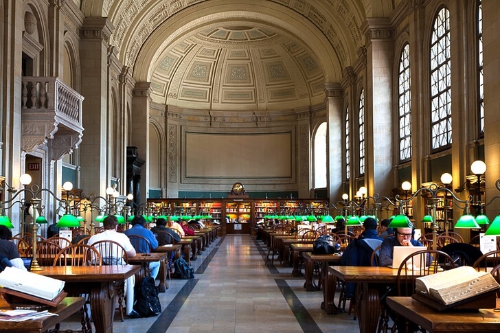 Бостонская публичная библиотека.
