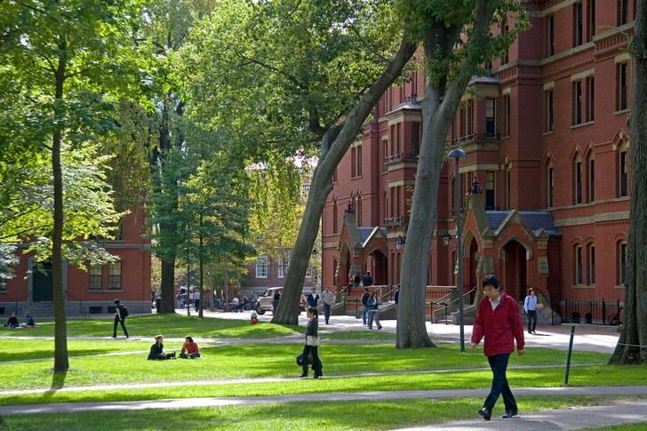Гарвардский университет.