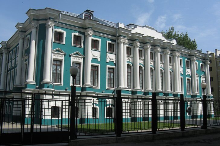 Художественный музей имени И. Н. Крамского.