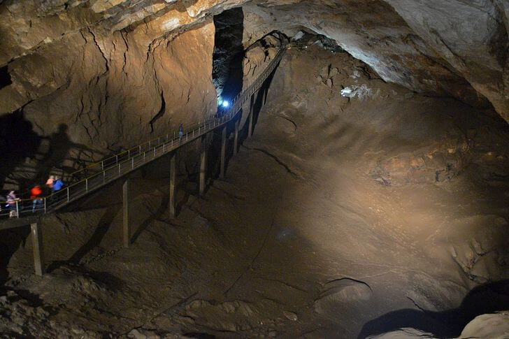 Новоафонская пещера.