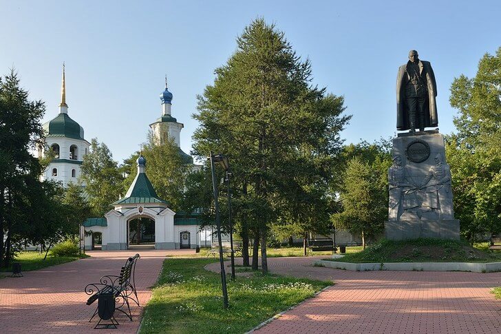 Памятник Колчаку.