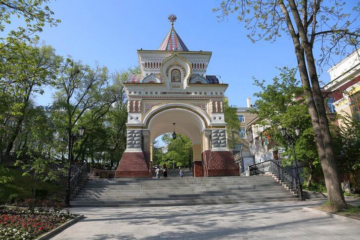 Николаевские Триумфальные ворота.