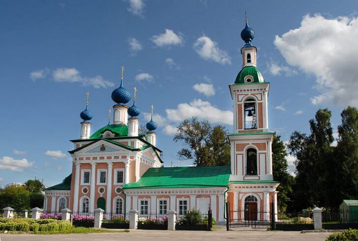 Церковь Царевича Димитрия «на поле».
