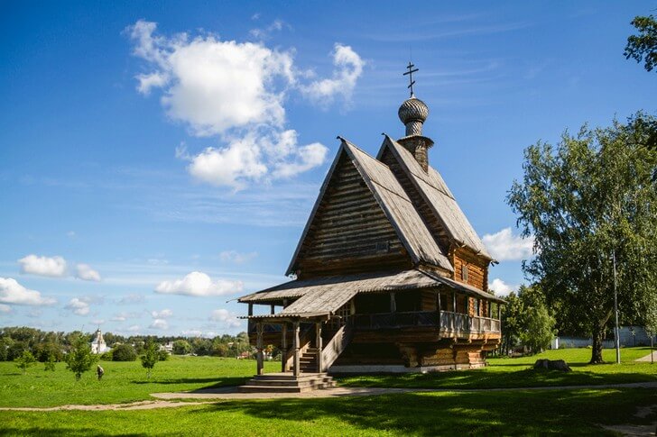 Деревянная Никольская церковь.