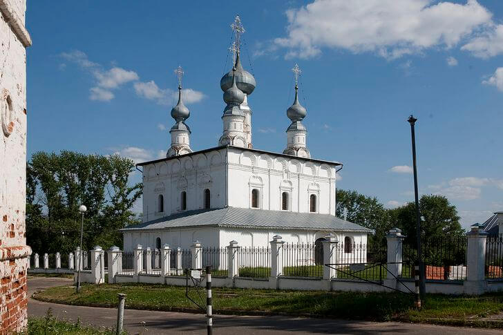 Петропавловская и Никольская церкви.