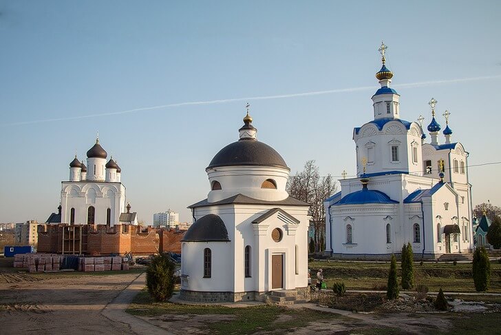 Свято-Успенский монастырь.