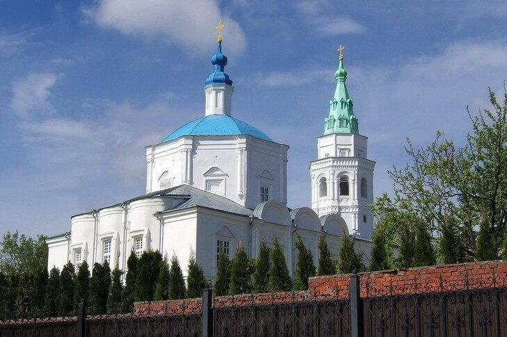 Свято-Троицкий монастырь.