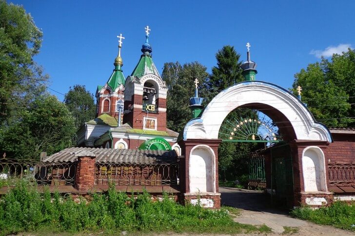 Введенская церковь.