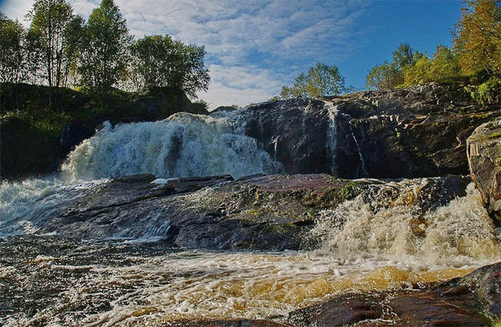 Водопад на реке Лавна.