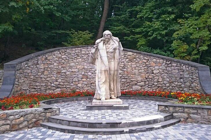 Памятник А. С. Пушкину.