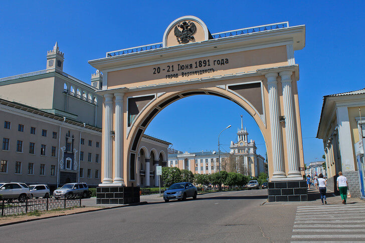 Триумфальная арка «Царские ворота».
