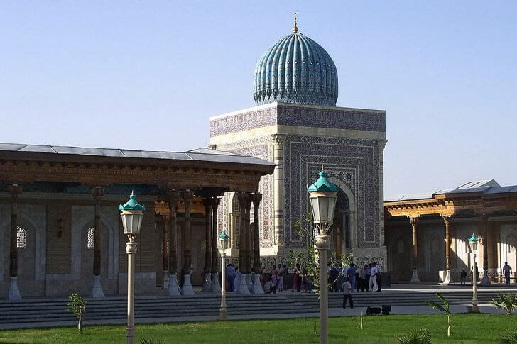 Мемориальный комплекс имама Аль-Бухари.