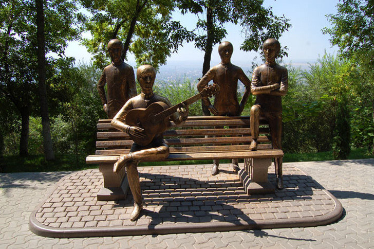Памятник The Beatles.