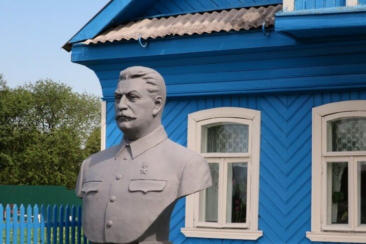 Изба-музей И. В. Сталина.