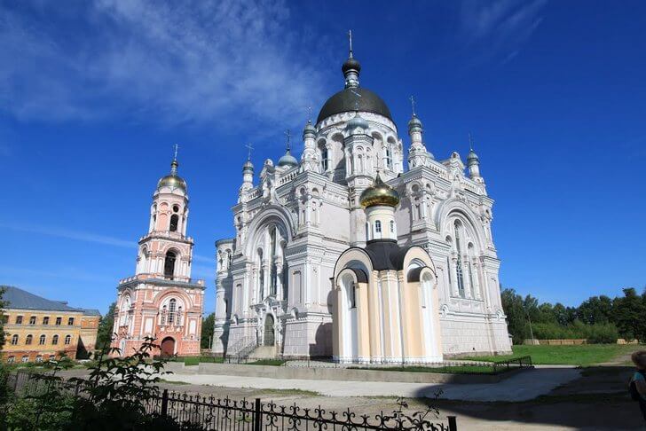 Казанский монастырь.