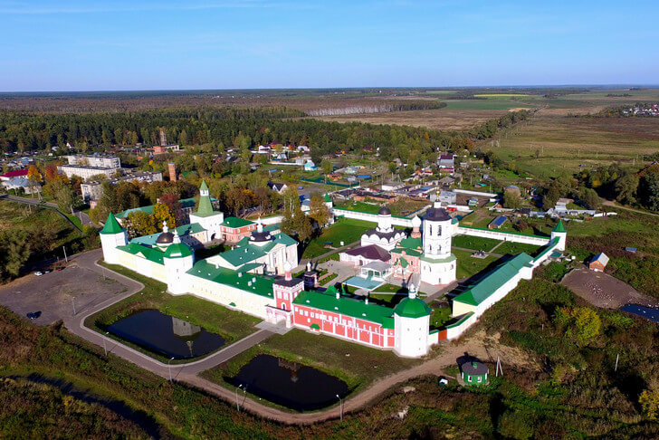 Николо-Пешношский мужской монастырь.