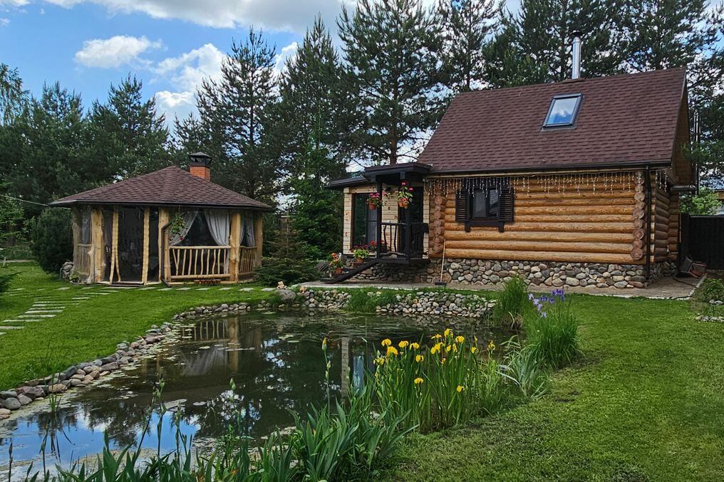 Деревенский домик в пригороде Костромы.