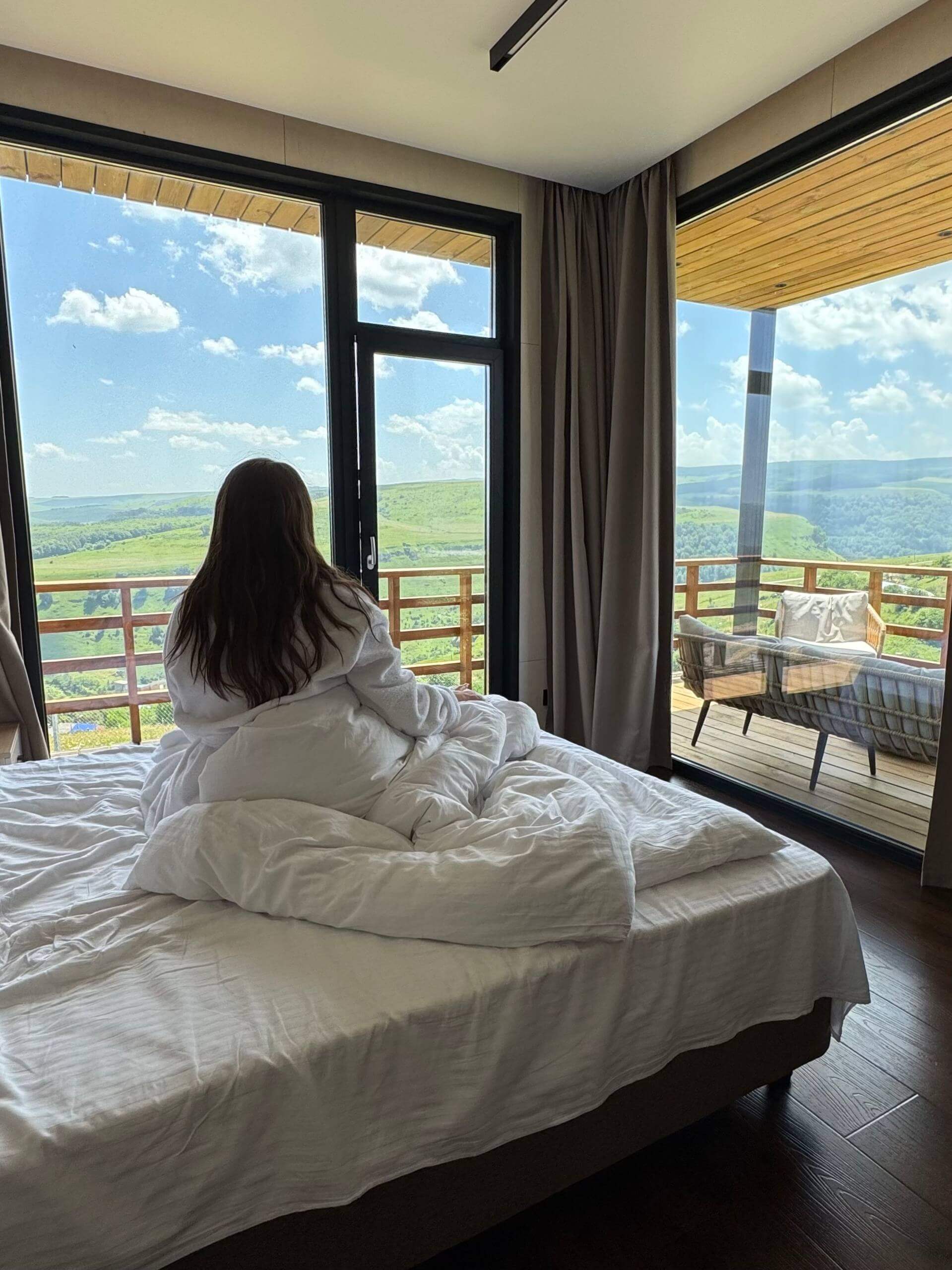 Медовые Холмы.